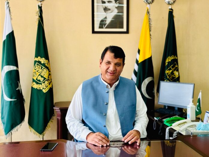 Journalists play vital role in strengthening democracy: Amir Muqam