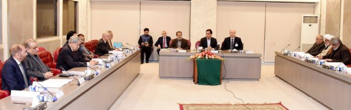 Ayaz welcomes negotiation committee members in first In-camera meeting