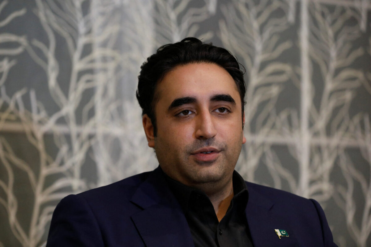 Bilawal pays tributes to martyrs of Karsaz tragedy