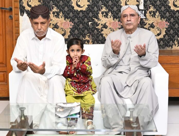 President visits family of martyred DC Zakir Baloch