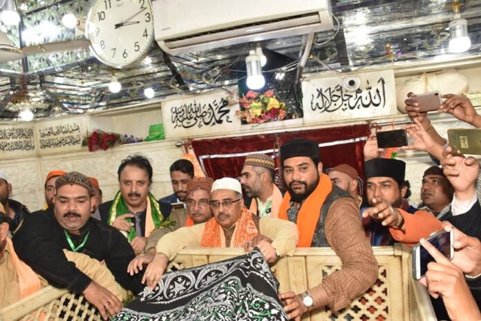 Pakistani Zaireen attending Urs of Khawaja Allauddin Sabir in India