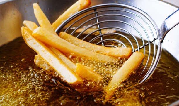 Repeated use of cooking oil poses serious health risks, warns Dr Salma Asif