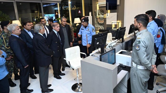 PM visits Cascade Police Service Center