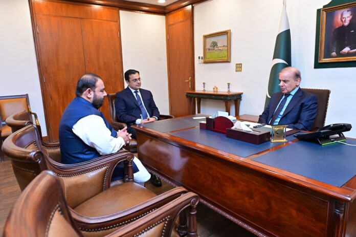 MNAs Mubarak Zeb, Aurangzeb Khichi call on PM Shehbaz Sharif