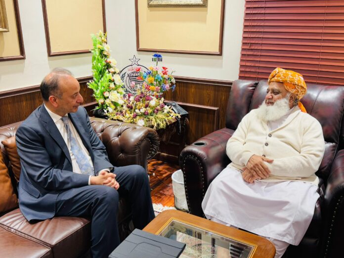 Dr. Musadik meets Maulana Fazlur Rehman