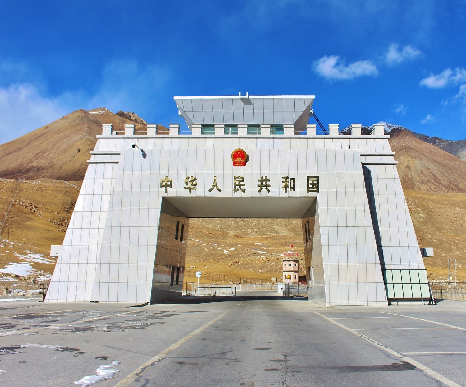 Khunjerab Pass operationalized for trade round the year