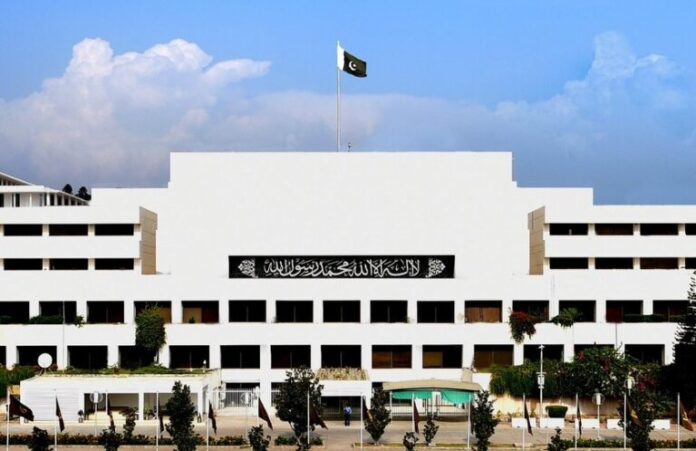 Students, faculty members of cadet college Mastung visit parliament house