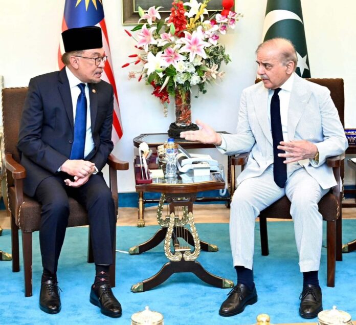 Pakistan, Malaysia PMs reaffirm commitment to strengthen mutually beneficial partnership