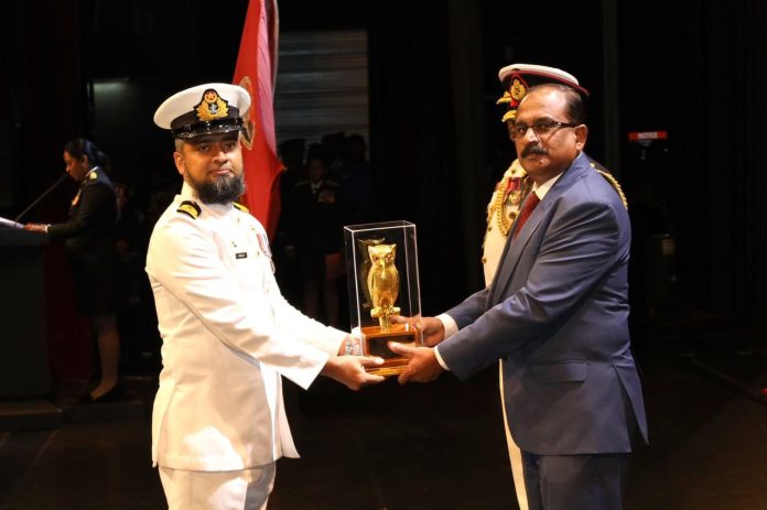 Sri Lankan’s Defence Services Command, Staff College bestows top honor on Pak Navy