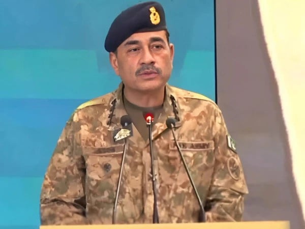 COAS for giving priority to Pakistan over personal interests