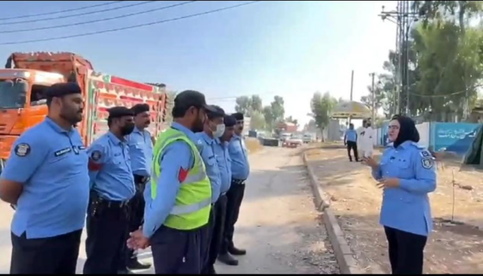 SP Pari Gul issues security guidelines to personnel at checkpoints