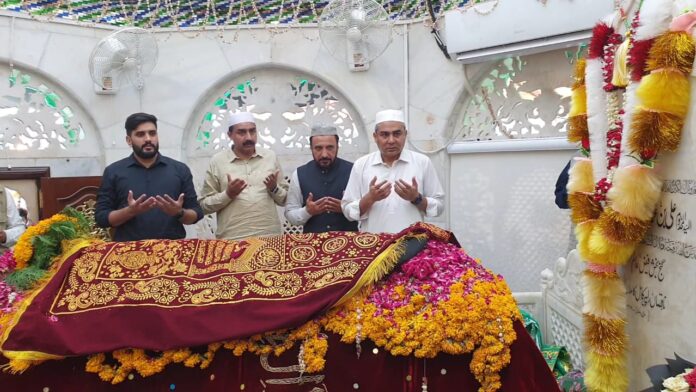 Interior Minister visits Hazrat Data Ganj Bakhsh’s shrine