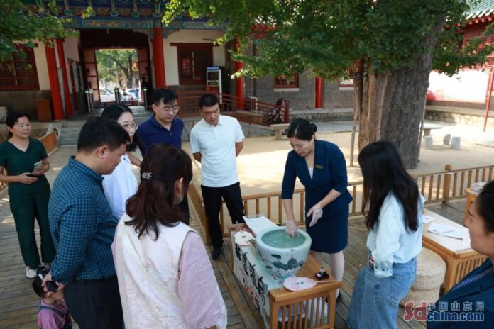 Foreign media immersed in Linyi’s Confucius Temple, unveiling China’s rich cultural legacy