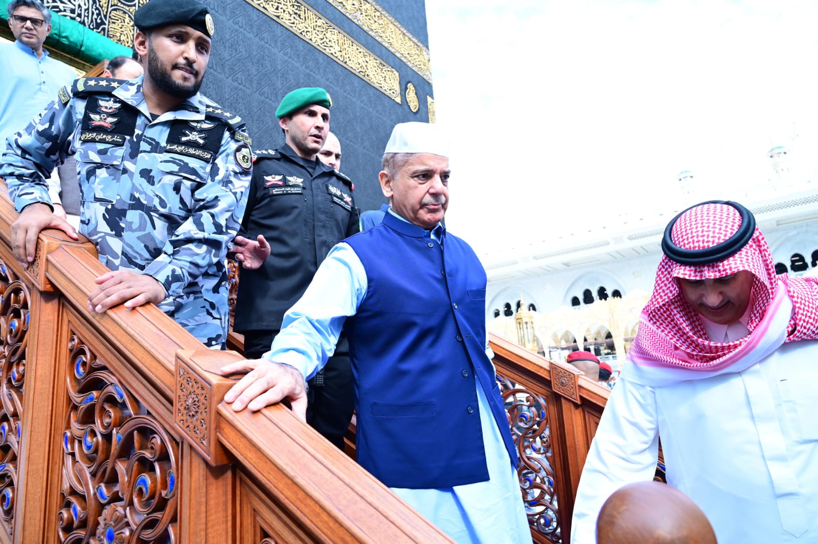 PM performs Umrah; prays for country’s progress, oppressed Kashmiri, Palestinian Muslims