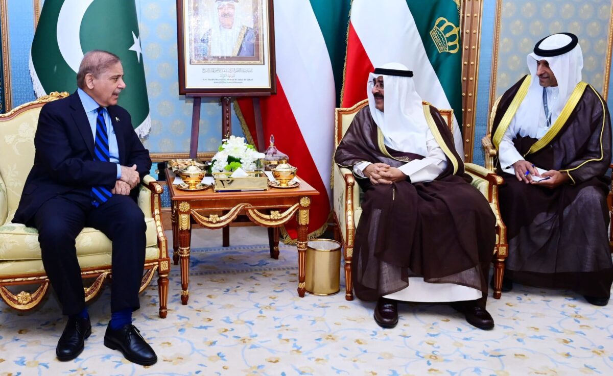 PM, Amir of Kuwait discuss bilateral ties