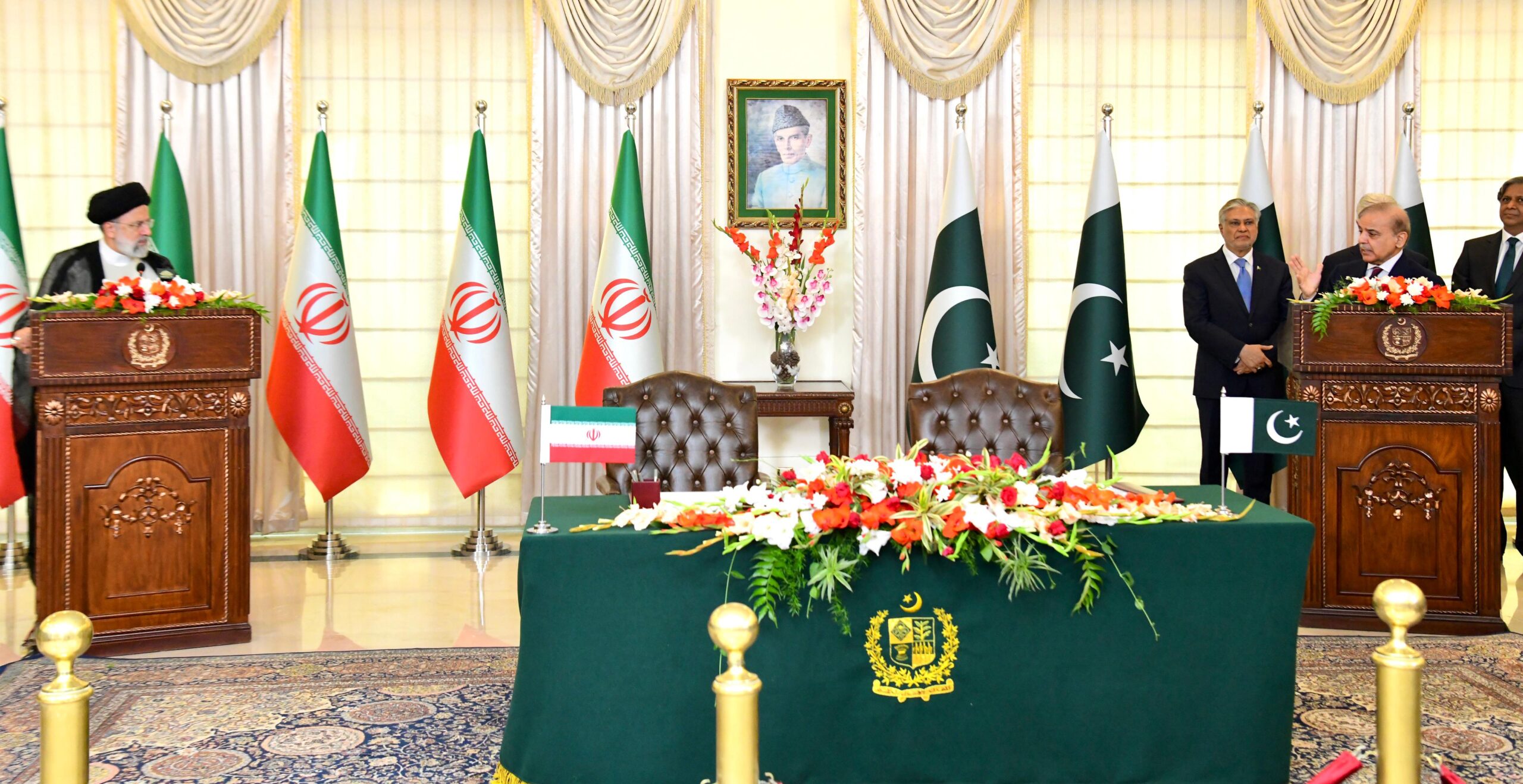 PM welcomes Iranian President in Persian language