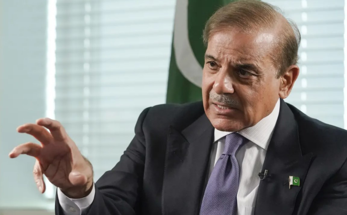 PM Shehbaz vows zero tolerance against smuggling,corruption