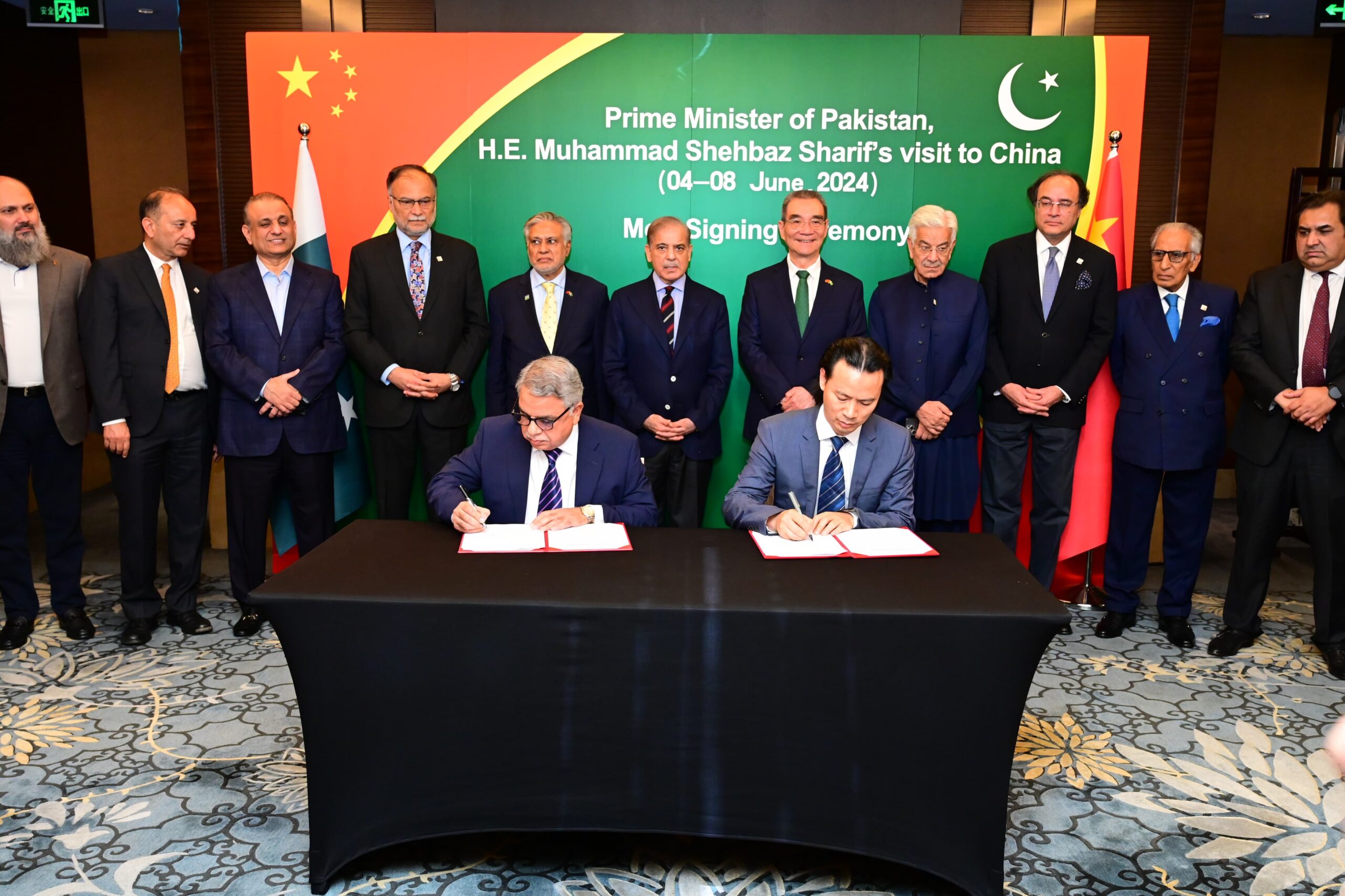 PM witnesses signing of MoUs to expand Pak-China cooperation