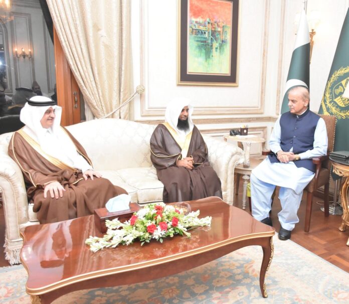 Masjid-i-Nabawi Imam meets PM Shehbaz