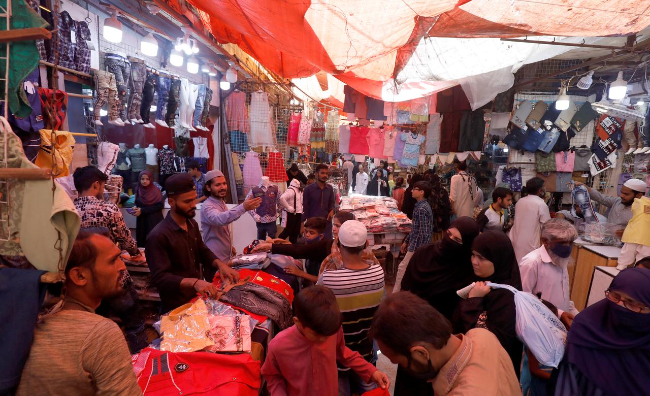 Pakistan Day sales compel buyers to shop for Eid-ul-Fitr 