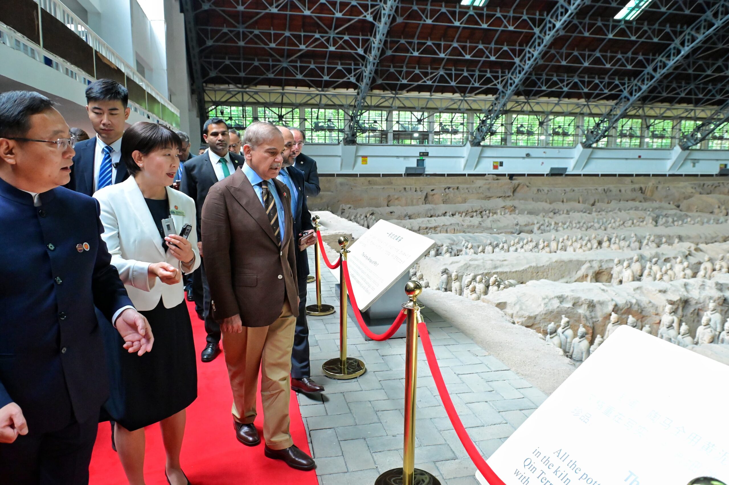 PM visits historical Chinese Terracotta Warriors Museum in Xi’an