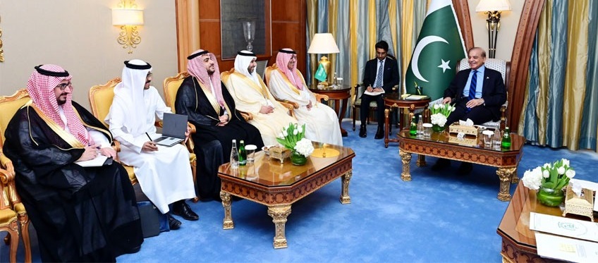 PM, Saudi ministers discuss investment, business prospects in Pakistan