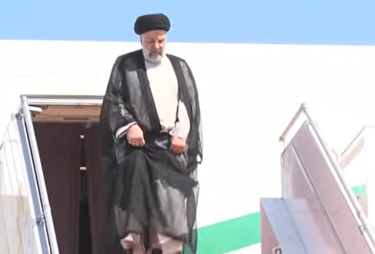 Iran’s President Raisi arrives to red carpet welcome in Islamabad on three-day visit