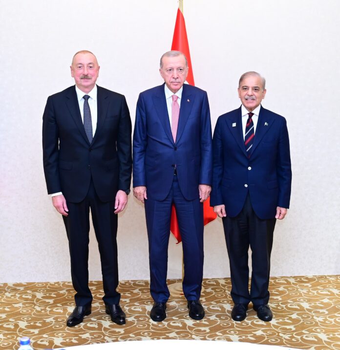 PM proposes tripartite mechanism to further strengthen Pakistan-Turkiye-Azerbaijan economic, commercial cooperation