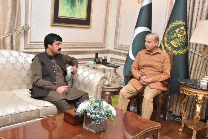 Governor Punjab calls on PM Shehbaz Sharif