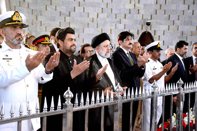 President Raisi pays respects at Quaid’s mausoleum