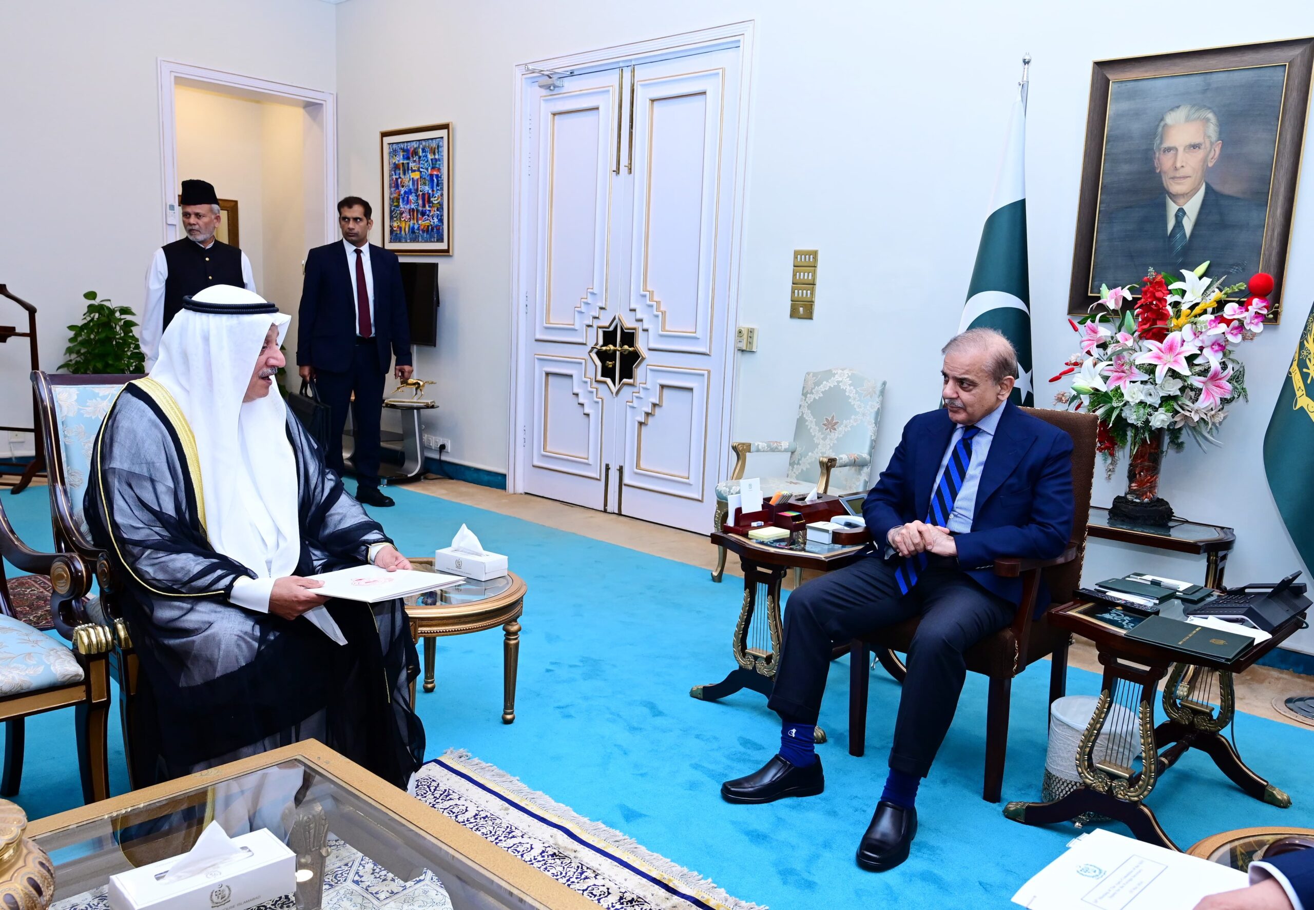 Emirs of Kuwait, Qatar accept PM’s invitation to visit Pakistan