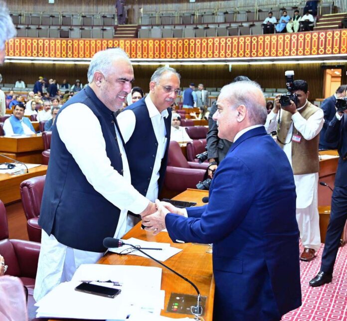 PM invites opposition to hold dialogue for country’s betterment