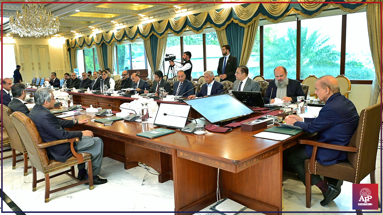 PM directs to accelerate countrywide anti-smuggling drive; reiterates zero leniency