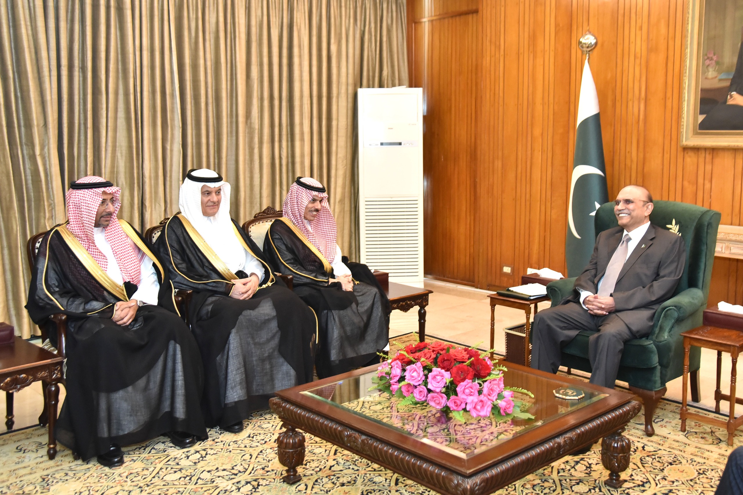 Pakistan, KSA resolve to further build strong partnership, promote economic cooperation