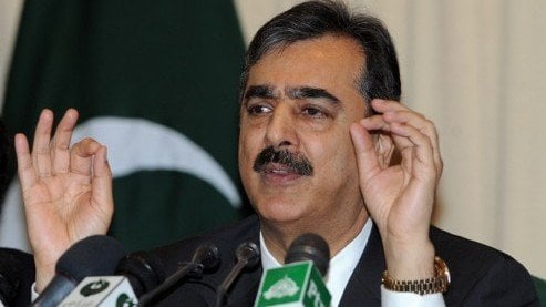 Gilani pays tribute to Kashmir martyrs