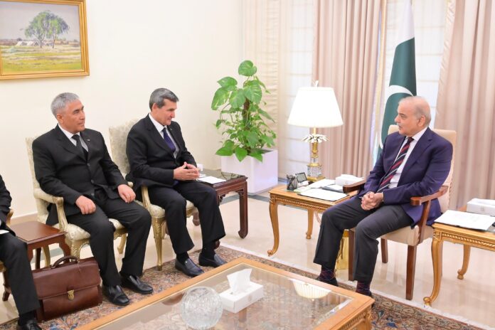 PM invites Turkmen companies to benefit from promising investment climate in Pakistan