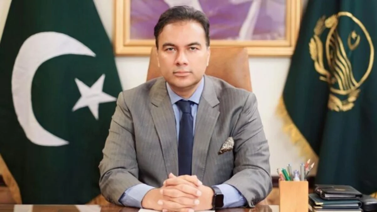 CDA chairman visits various sectors, directs C-14 completion in 90 days