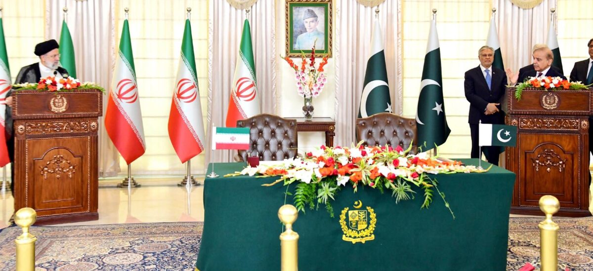 Pakistan, Iran for promoting bilateral trade ties, business activities at border areas