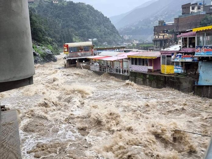 Flash flooding in hill torrents of D G Khan, Larkana, Hyderabad in next 48 hours: FFD