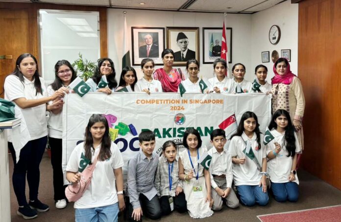 High Commissioner-designate Rabia Shafiq honors Pakistani students in SIMOC 2024