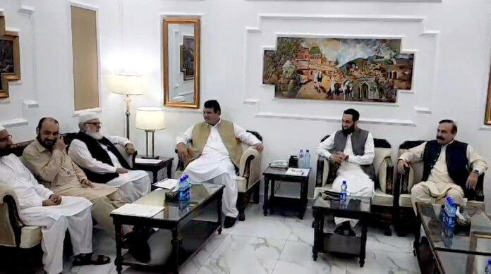 Talks between govt team, JI begin in Rawalpindi