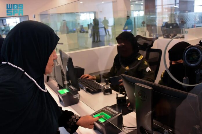 Passports Directorate continues departure procedures for pilgrims at Halat Ammar