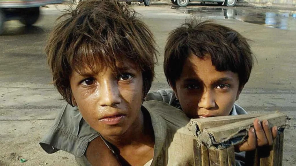 Child beggars swarm twin cities’ before advent of eid