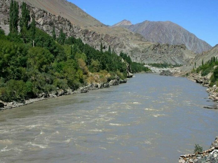 River Kabul runs in low flood: FFC