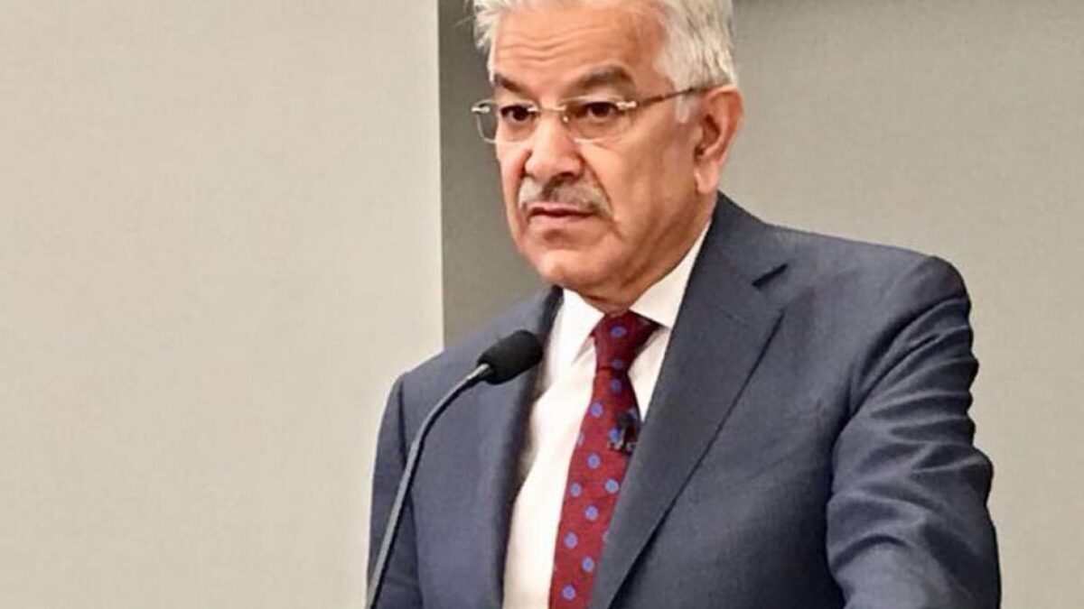 Khawaja Asif for an end to cigarette manufacturers’ influence for tax evasion