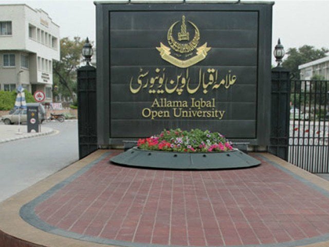 AIOU holds tutor briefing