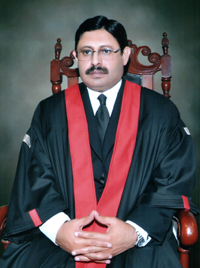 Justice Shujaat Ali Khan to take oath as acting LHC chief justice on 25th