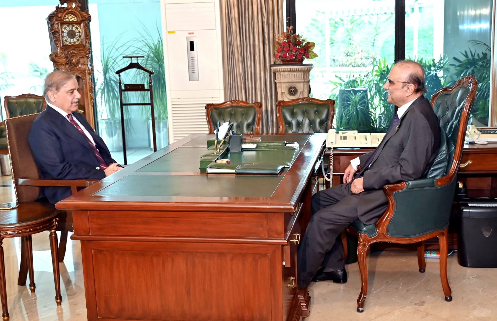 President, PM resolve to steer country out of prevailing challenges 