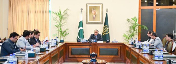 Deputy PM Dar chairs 11th meeting of steering committee on outsourcing of airports