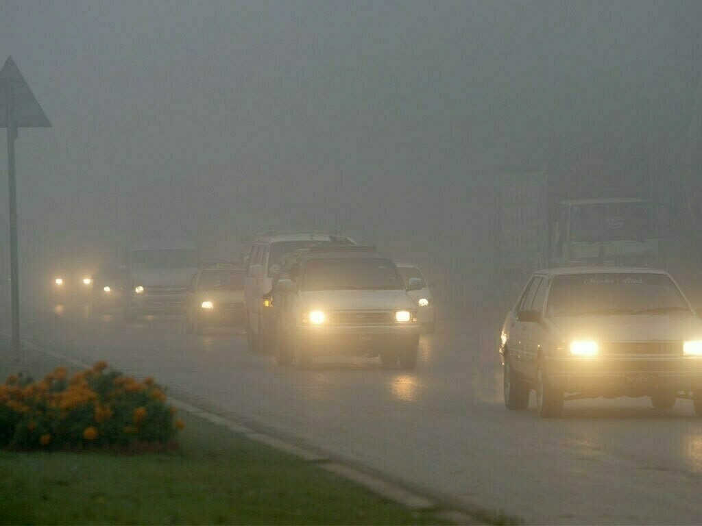 Smog/fog to continue in plain areas of Punjab, KP, upper Sindh:PMD